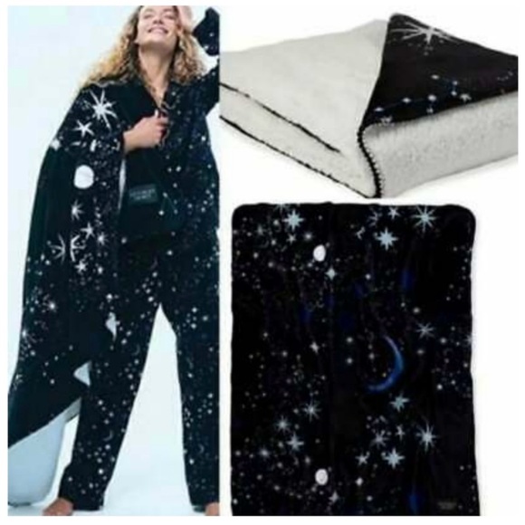 NWT Victoria's Secret Galaxy Sherpa Throw Cozy Soft Plush Blanket - Picture 5 of 8